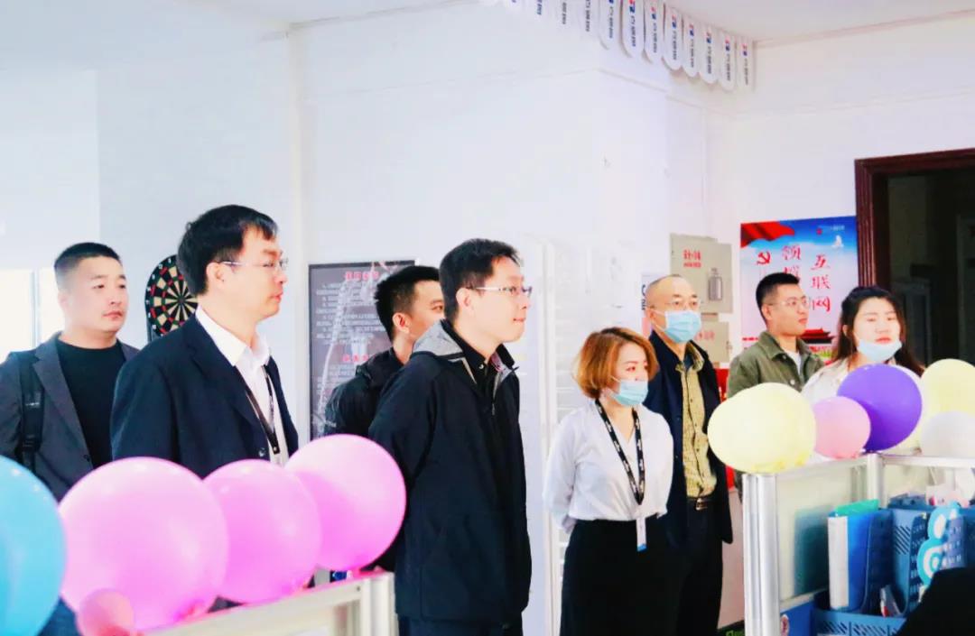 百度渠道銷(xiāo)售發(fā)展部總經(jīng)理趙坤先生視察工作